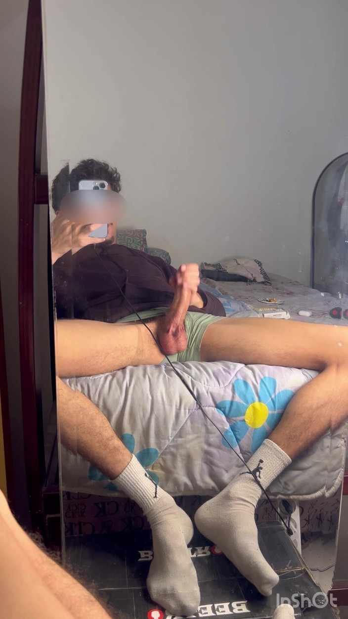 ARAB HUNG TWINK: Bir hayran büyük taşaklarımı elinde tutması için boşalmamı istedi