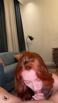 POV-style blowjob! Sie lutscht mich, bis ich in ihrem mund explodiere! Riesige ladung
