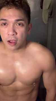 Pinoy Muscle Twink Se Masturba Después De Hacer Ejercicio Incl.pezón