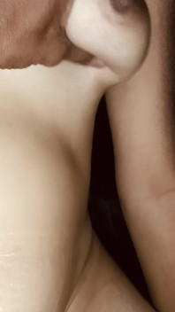 Kovboy kız küçük memeli sikişiyor