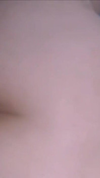 Amateur nahaufnahme - er leckt eine brünette mit dickem arsch aus und fickt ihren doggystyle