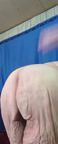 Spanking und essen ein arschloch von frechen mädchen, bis sie kommt