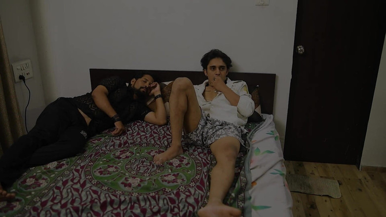 RIABHABI: Due fratellastro hanno scopato il suo servo sexy, una storia...
