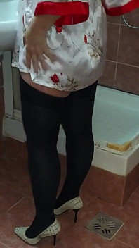 I Love It When My Stepmom Come to Visit Me in Her Nylon Stockings and High Heels