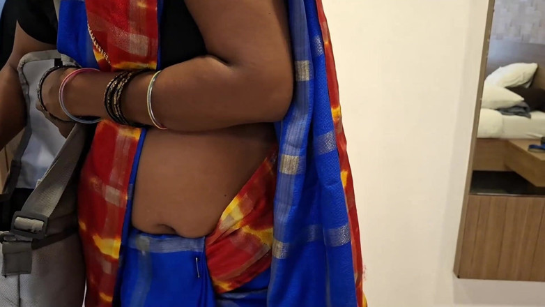Delightrose: Jurujual Tamil mengongkek orang asing India