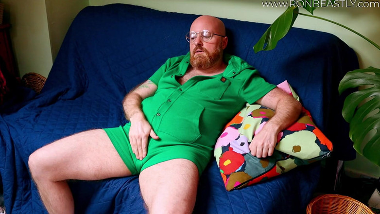 RonBeastlyFTM: Волосатый мужчина-транс FTM и сквиртует в союзном костюме