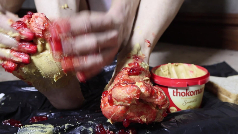 Gianna: Erdnussbutter, Gelee und fußfetisch-fantasie