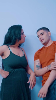 Soțul indian și-a înșelat soția făcând relații sexuale cu o altă fată