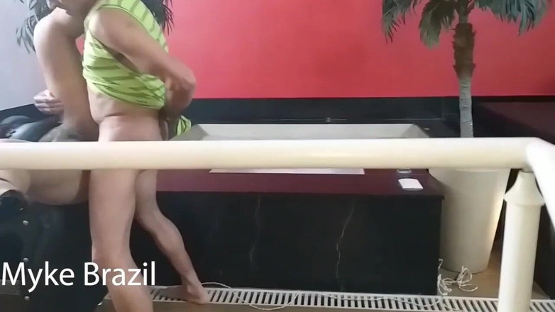Myke Brazil: 모텔에서 섹스해달라고 전화한 그녀
