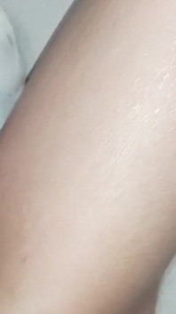 Shayan Deniz soukromá hra v koupelně
