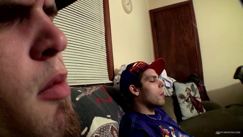 Boys Smoking: Str8 Pąki dym i udar