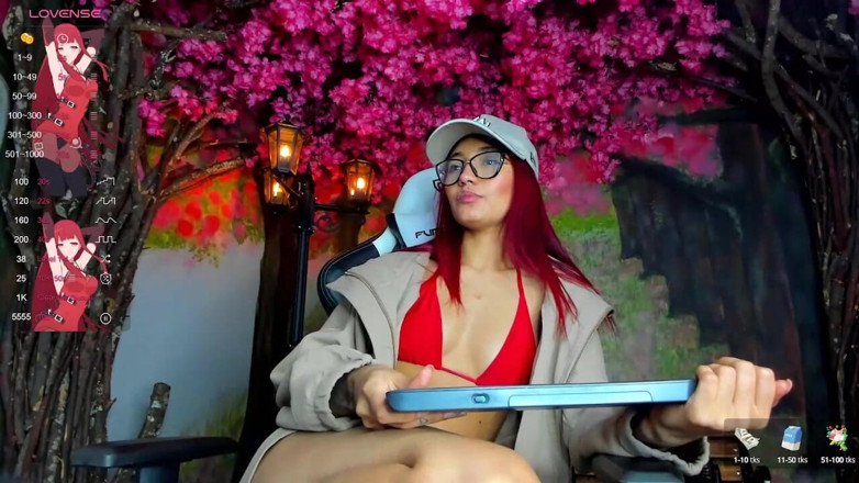 Lia Wood: Latina with Colored Hair Fucks with a Fan and Wants...