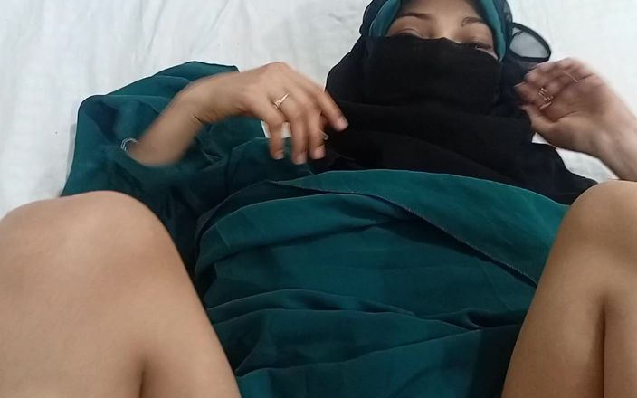 Dearshivani: Iubita hijabi a fost futută de iubitul ei la hotel