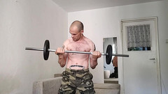 Jeorje Aleksander: Kusové tělo s botami a spermatem pro tebe