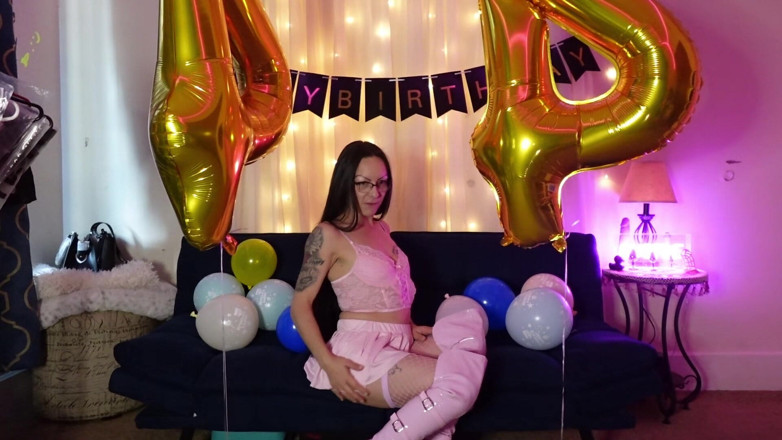 Raven Willow: Manjakan gadis ulang tahun favoritmu