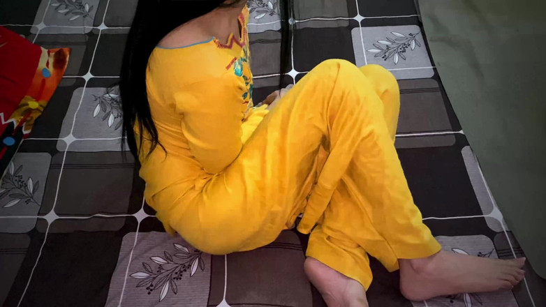 Desifilmy45: Video lengkap tante seksi india pantat bahenol lagi asik seks...