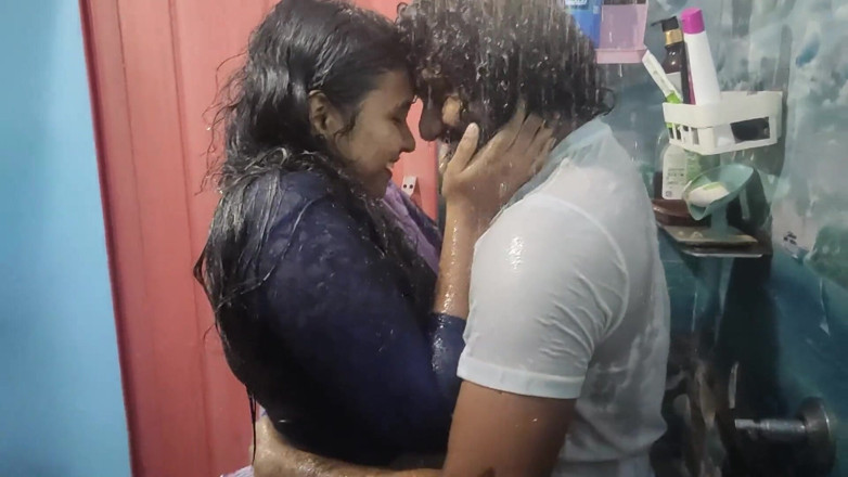 Vaigavarun45: Pasutri india mandi pakai kain sperma setelah menikah