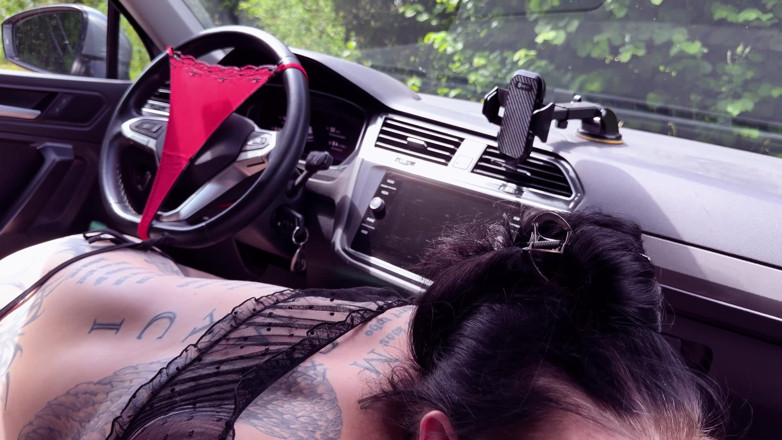 MissAlessaMilano: Me pillaron volando en el coche