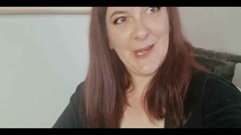 Nicoletta Embassi: O mamă sexy italiană superbă are un orgasm fantastic cu...