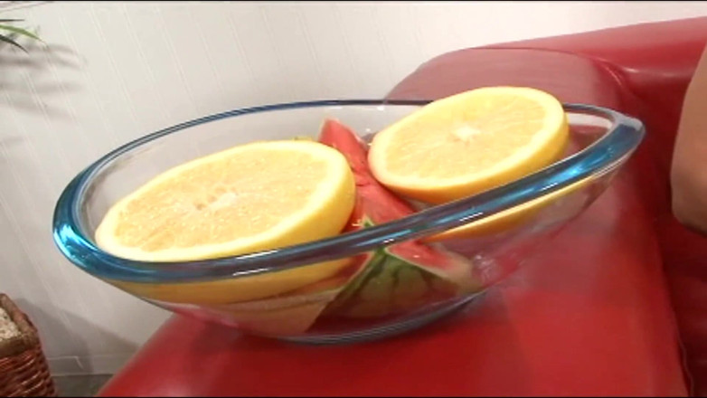Lucky Cooch: 발에 따먹히는 섹시한 갈색 머리