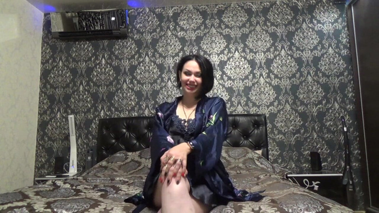 Goddess Misha Goldy: Твоя жена рано была слишком сладкой с тобой