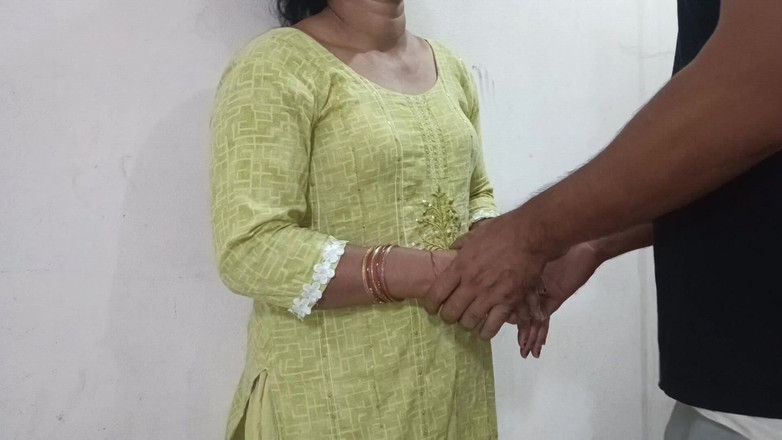 MHM: Hintli çiftin riskli gecesi - açık havada tutku çıldırıyor