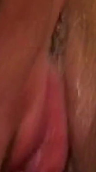 Geile Aziatische babe wordt gevingerd en hard geneukt