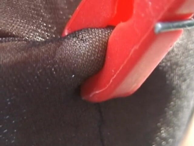 LetsGoDirty Teens: Une blonde se fait baiser les seins les yeux bandés