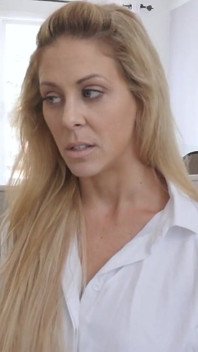 Cherrie Deville Pervmom madrastra en primer plano sexo