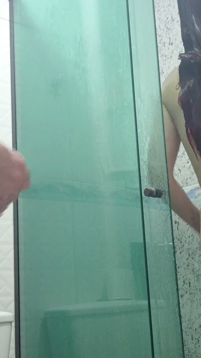 ksalnovinhos: Married Woman Home Alone Calls a Plumber and Teases Him...