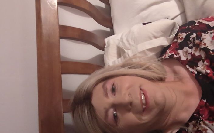 NikkiGee: 和nikki的一次大精液！看我抚摸并有一个又大又大的精液！