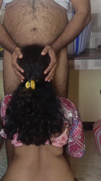 主婦がキッチンでセックス