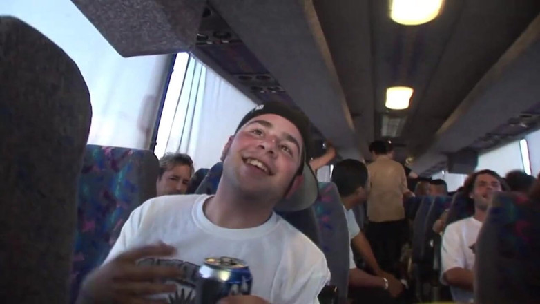 American Idol X: Orgie în autobuz