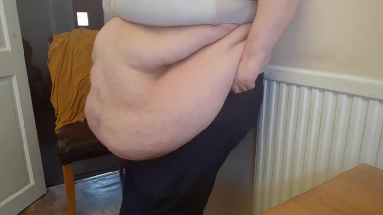 SSBBWLadyBrads: SSBBW BBW belly jiggles and wiggles