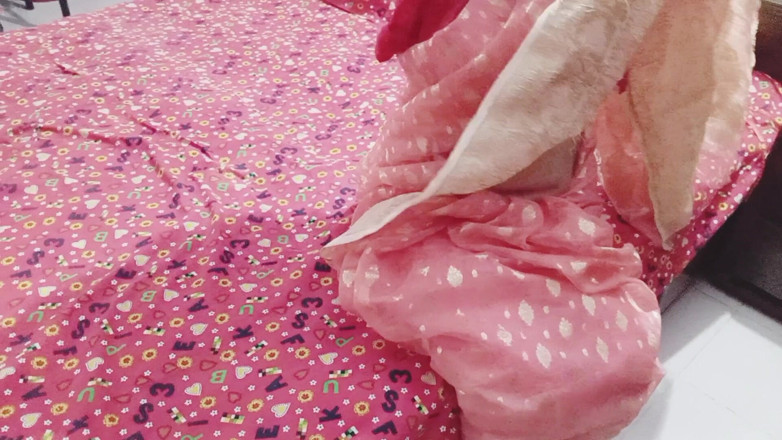 Sumahomesex: Videoclip sexual cu soție musulmană indiană și prieten hindus