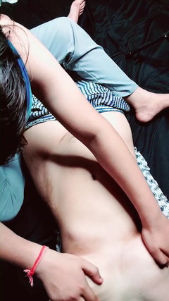 Vicky Thakur: Menina indiana pega na câmera