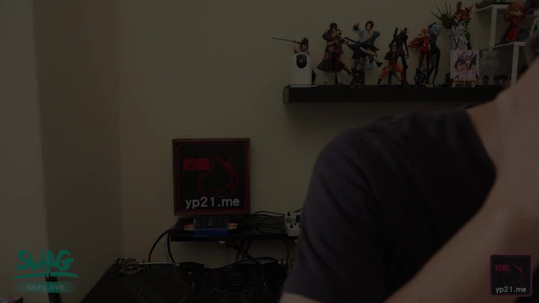 SWAG.live: Cewek mungil Taiwan menunggangi kontol di hotel.