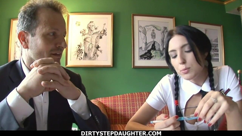 Dirty Stepdaughter: Stiefvater ist lehrer und lehrt mich sex
