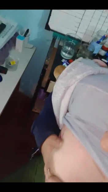 Fitcure1: Si cewek hot rambut pirang lagi asik kontolku di depan...