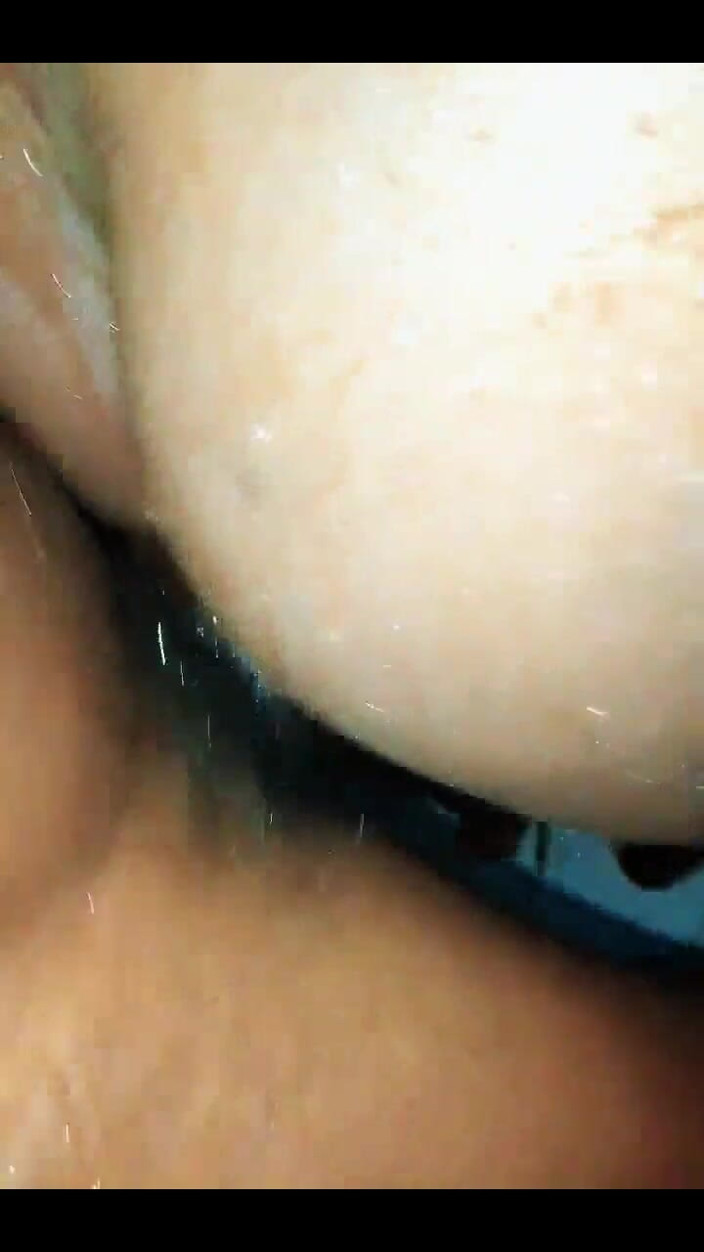Masckedclub: Sexyrita купается, танцует, показывает свою красивую киску, сиськи принимает большой черный член в ее рот, милфа