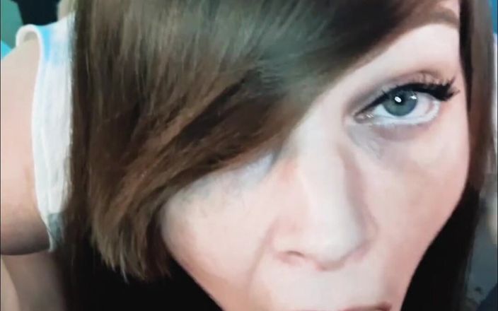GamerGirlRoxy: Una moglie mora amatoriale fa un pompino pov ad un...