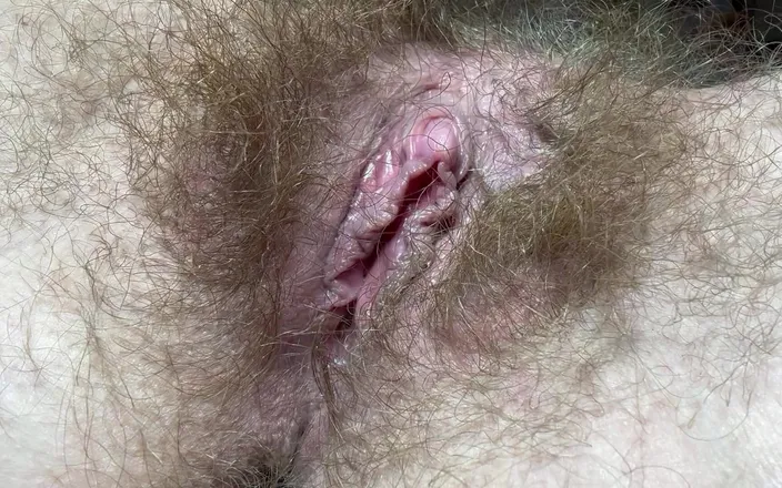Cuteblonde666: New Toy Testing Big Clit Orgasm Hairy Pussy
