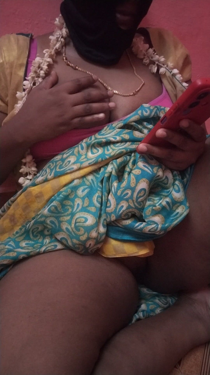 Benita sweety: Tamil Sex Stories Reading by Female Stepmother
