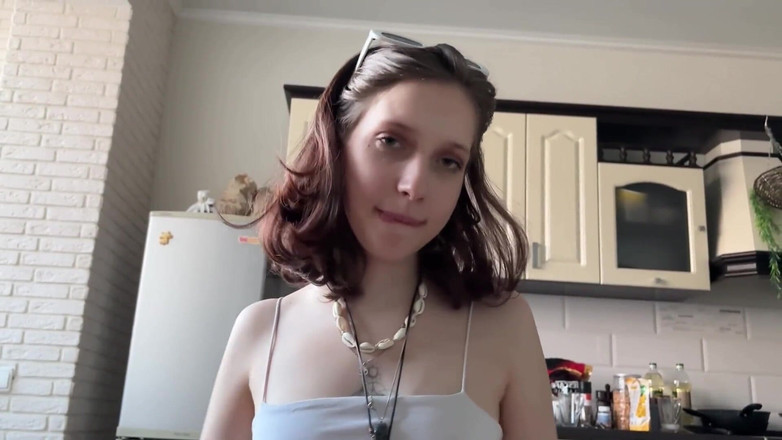 LyalkaRPG: Kawan biseksual meminta kawan baiknya untuk mengajarnya cara melancap