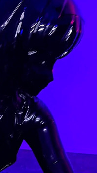 Facesitting von Latex Kigumuri