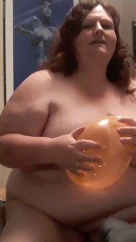 Nudo Con Palloncini