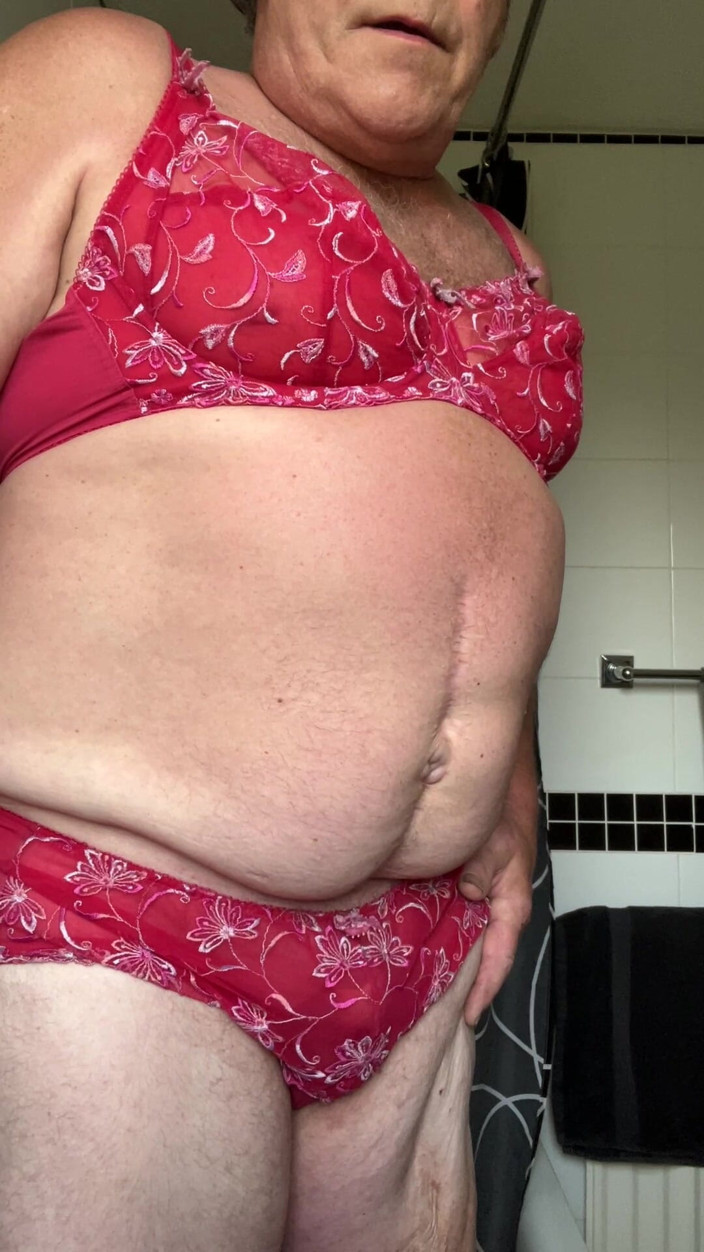 Lovapeggin1: In haar ondergoed