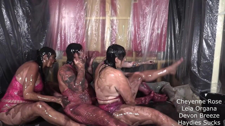 Cheyenne Rose 80: 4 tjej gunge fight