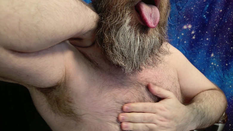 JJ7779: 热身直播。