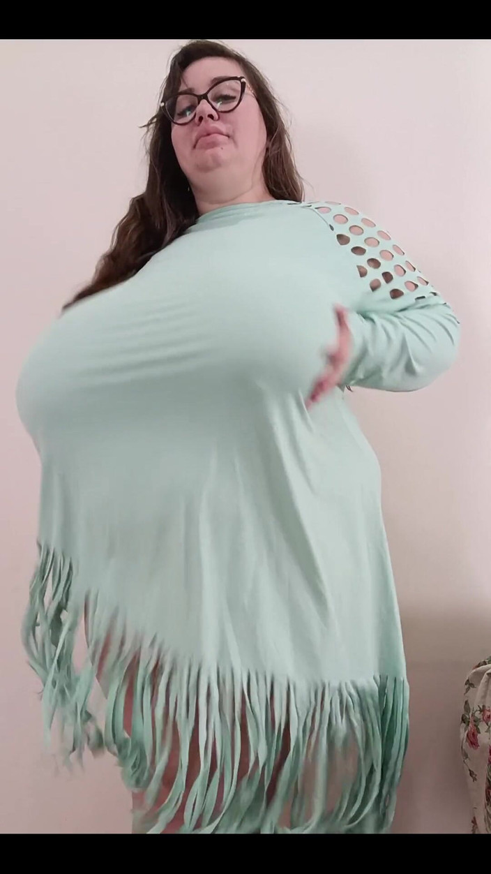 Nina Doll: BBW Solo